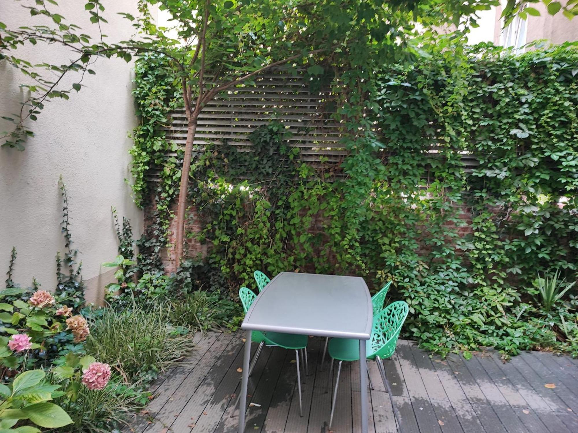 Apartment With Unique 40m2 Garden & Self Check In Wien