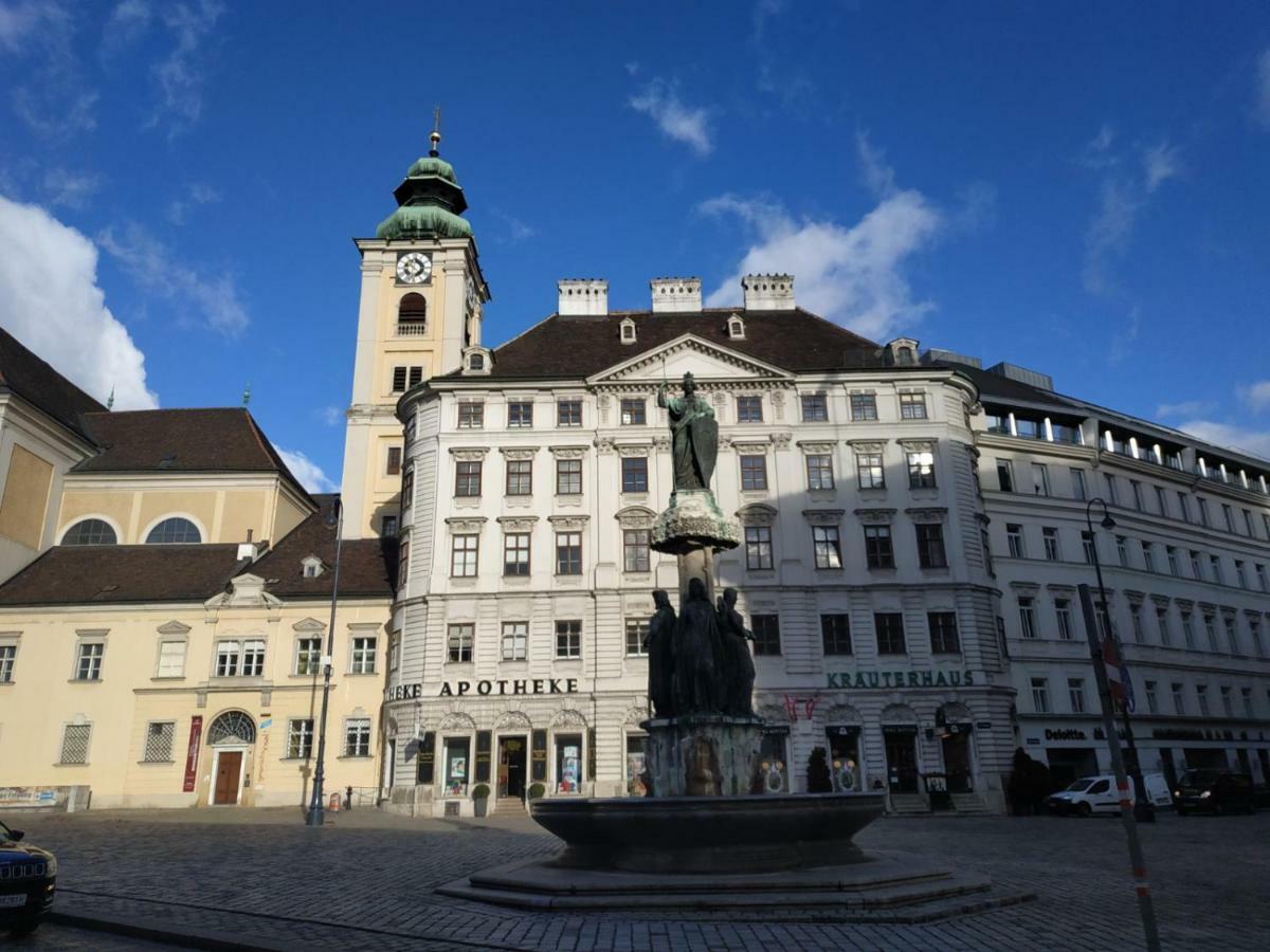 Apartment With Unique 40m2 Garden & Self Check In Wien